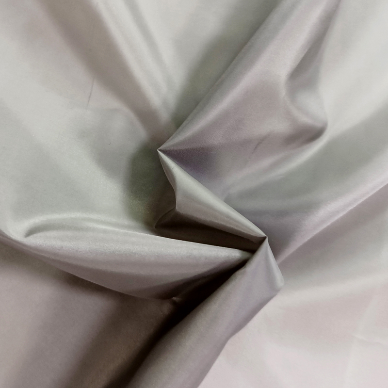 Recycelte Gewebe sind in der Textilinndustrie zu einemneuen Stern geworden